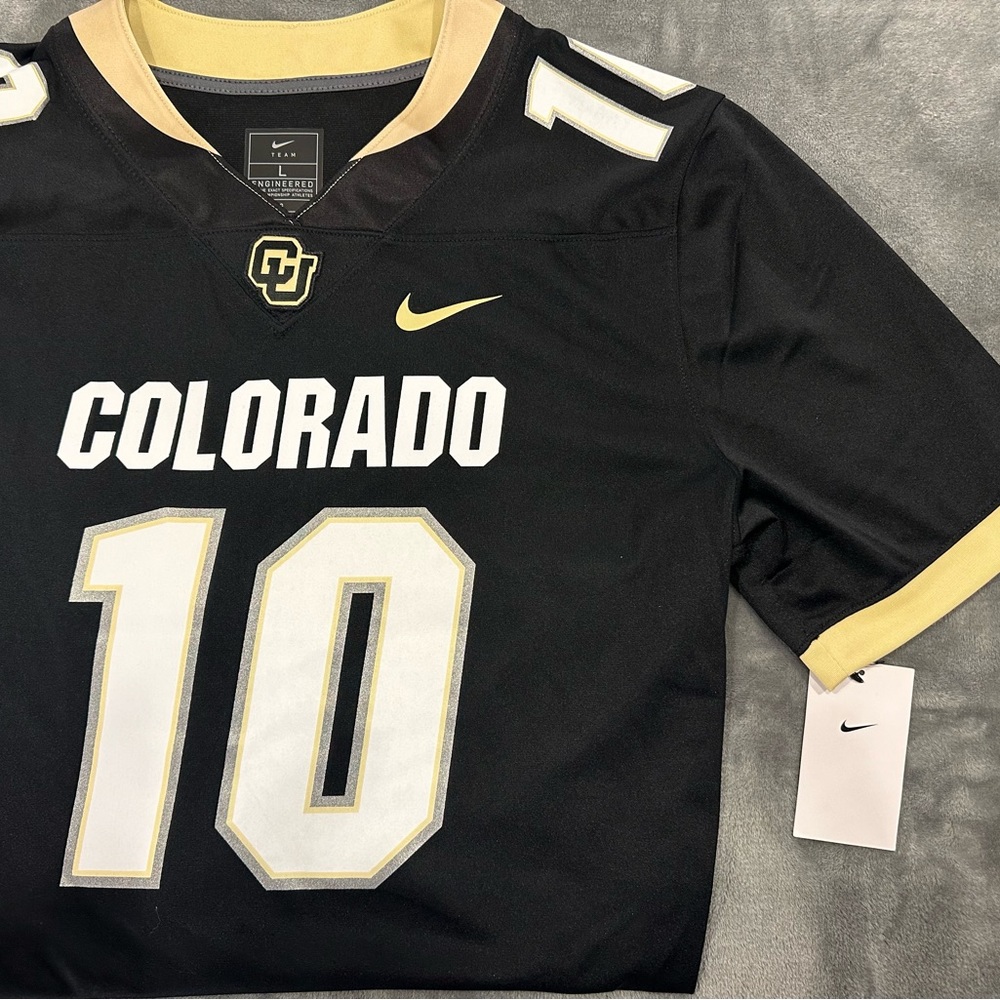 Xavier Weaver #10 Colorado Buffaloes Football Jersey. Men’s Large